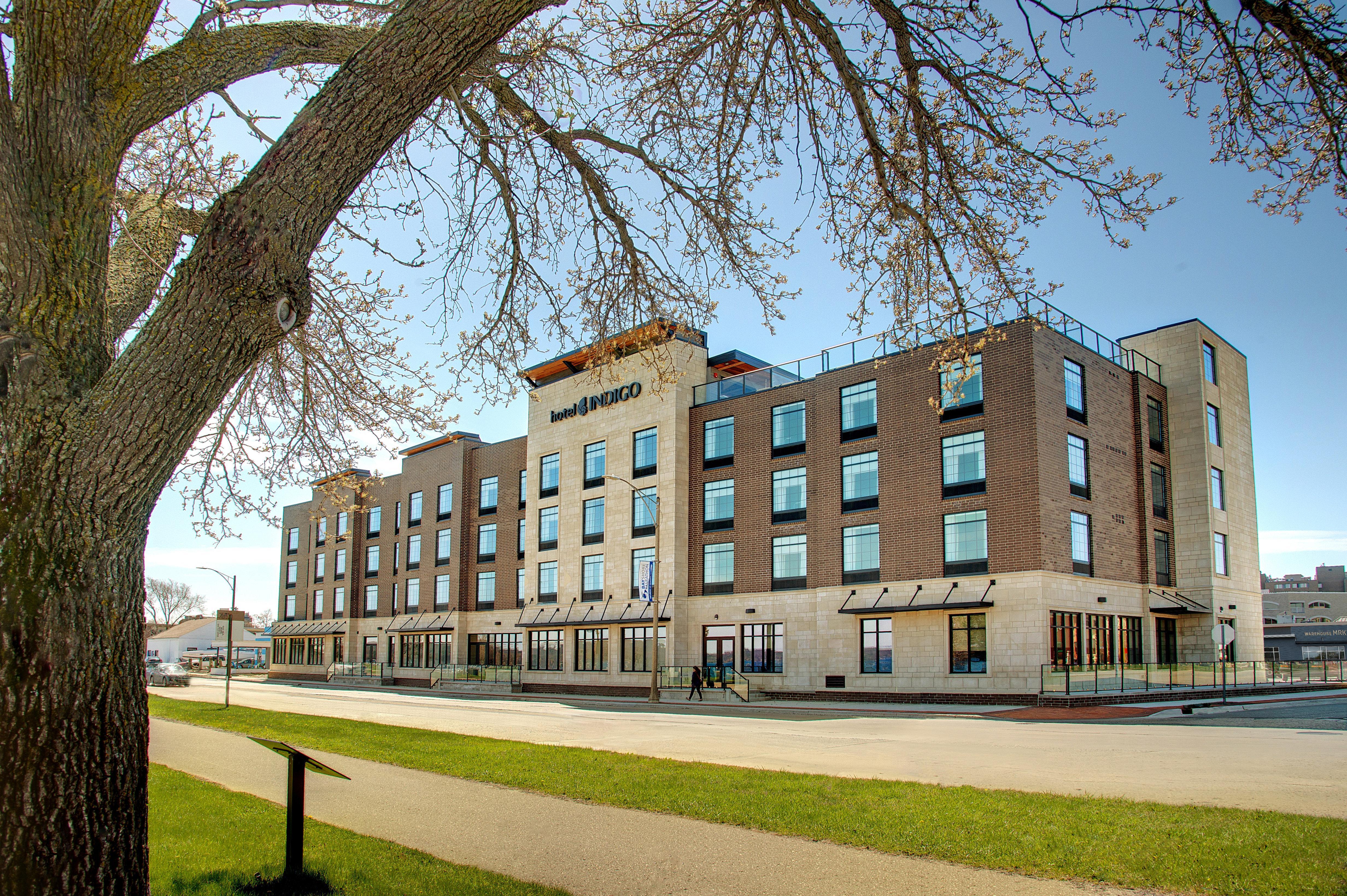 Hotel Indigo Traverse City By Ihg Ngoại thất bức ảnh