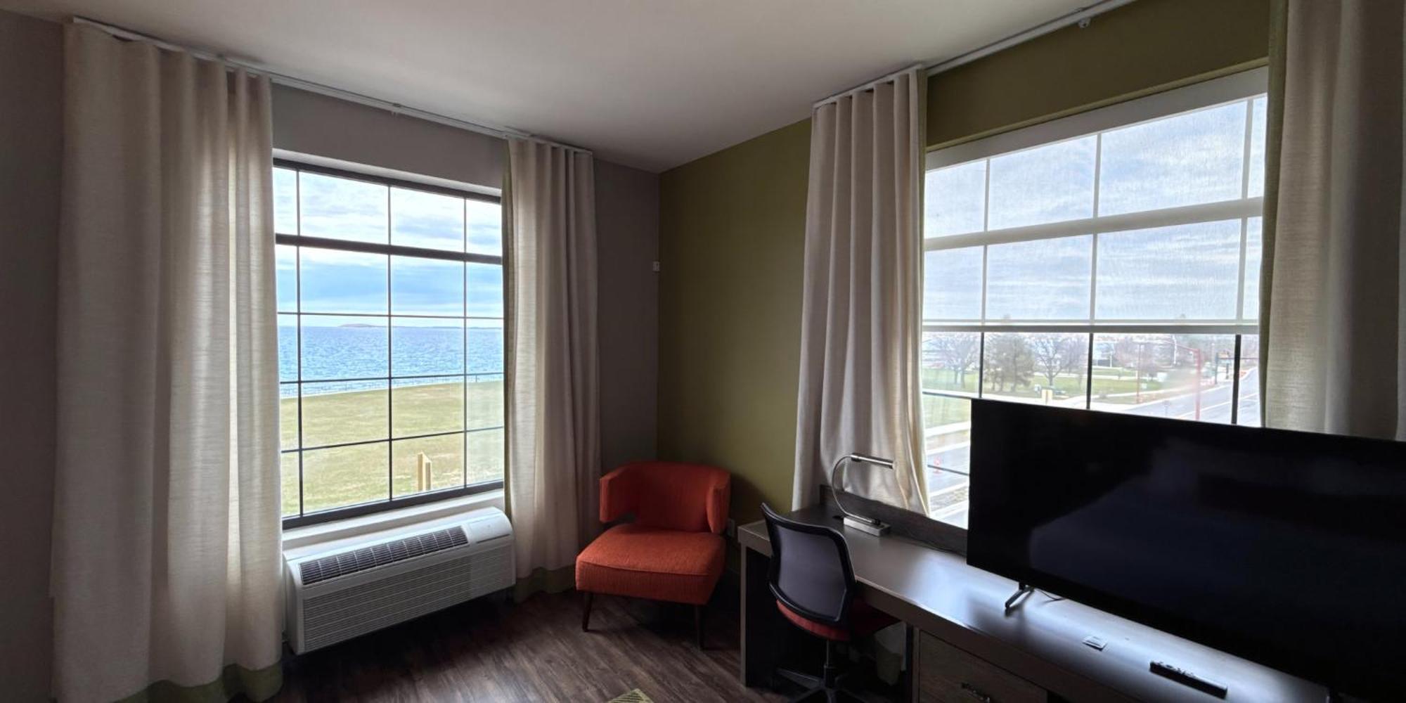 Hotel Indigo Traverse City By Ihg Ngoại thất bức ảnh
